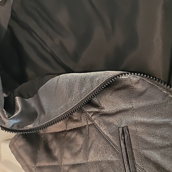 Ellen Tracy Zipper Front Vest - Picture 7 of 10